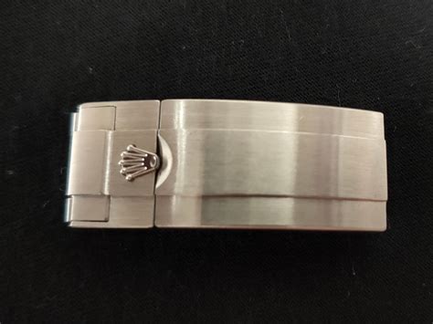 Rolex submarine glide lock